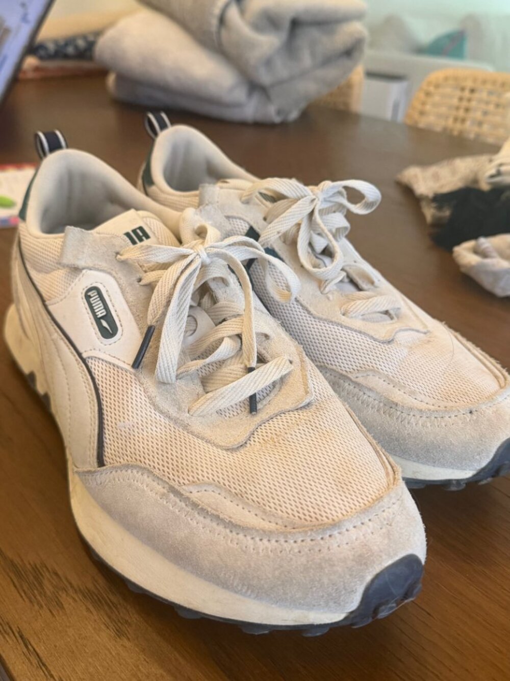 Men's Puma Cream Suede & Mesh Sneakers Size 11.5